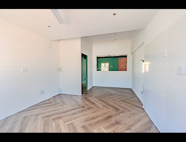 200M² OFFICE FOR SALE IN ESSENWOOD